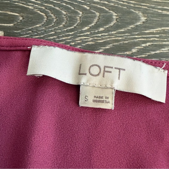 LOFT Berry Ruffle Sleeve Shell with Gold Buttons - Picture 2 of 3